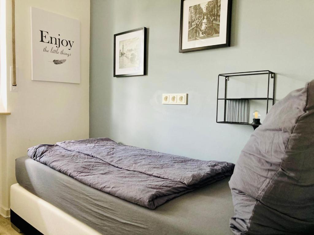 Living At Saarpartments -Adultsonly- 2 Bedrooms, Kitchen - Business & Holiday Apartments For Long- And Short Term Stay, 3 Min To Train Station, Secure E-Bike Parking! Saarbrücken Exterior foto