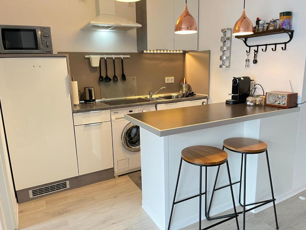 Living At Saarpartments -Adultsonly- 2 Bedrooms, Kitchen - Business & Holiday Apartments For Long- And Short Term Stay, 3 Min To Train Station, Secure E-Bike Parking! Saarbrücken Exterior foto