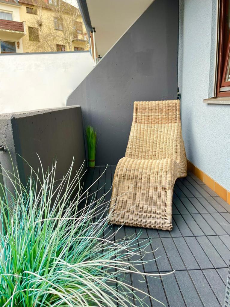 Living At Saarpartments -Adultsonly- 2 Bedrooms, Kitchen - Business & Holiday Apartments For Long- And Short Term Stay, 3 Min To Train Station, Secure E-Bike Parking! Saarbrücken Exterior foto