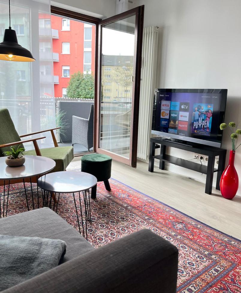 Living At Saarpartments -Adultsonly- 2 Bedrooms, Kitchen - Business & Holiday Apartments For Long- And Short Term Stay, 3 Min To Train Station, Secure E-Bike Parking! Saarbrücken Exterior foto