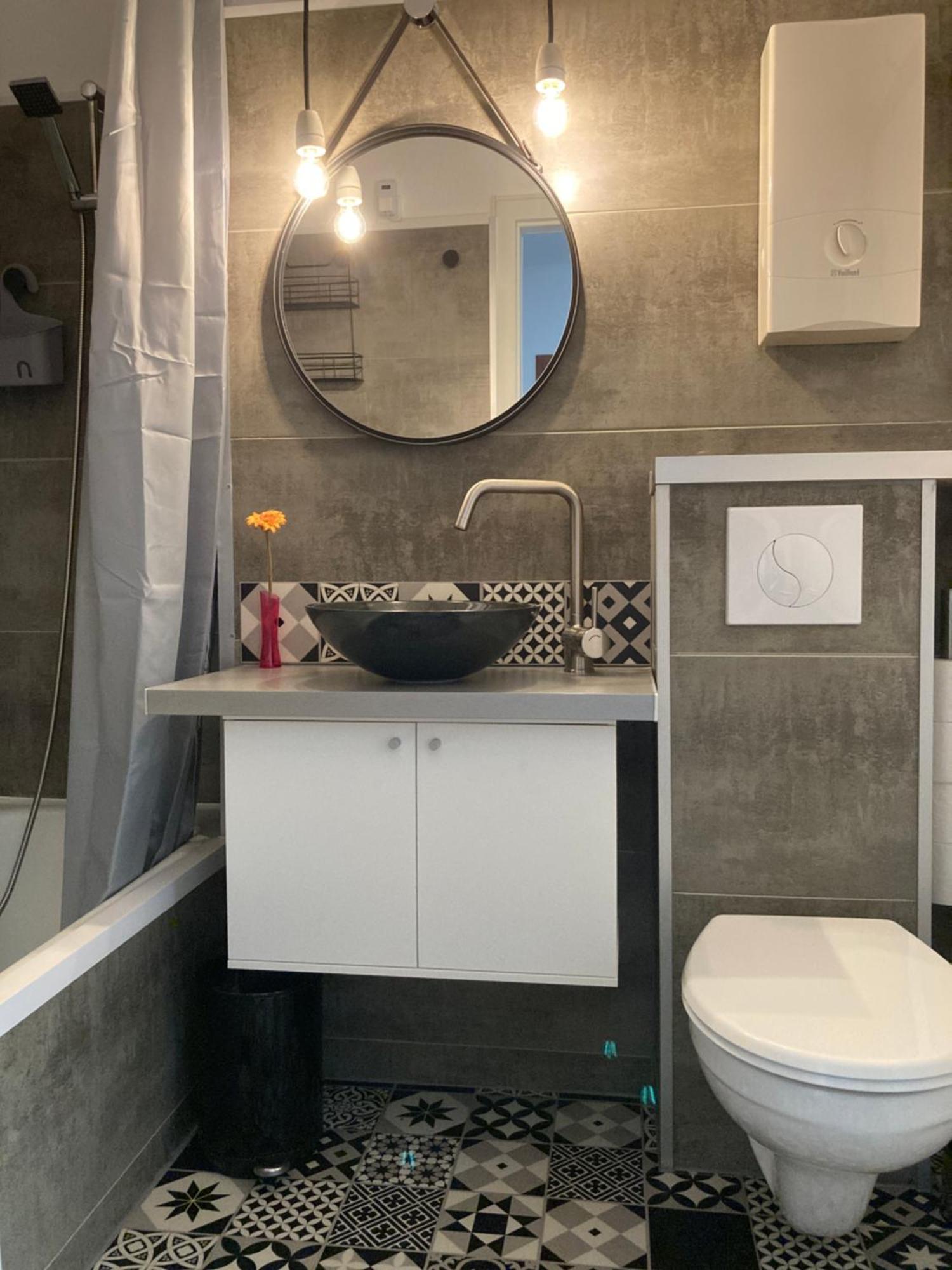 Living At Saarpartments -Adultsonly- 2 Bedrooms, Kitchen - Business & Holiday Apartments For Long- And Short Term Stay, 3 Min To Train Station, Secure E-Bike Parking! Saarbrücken Exterior foto